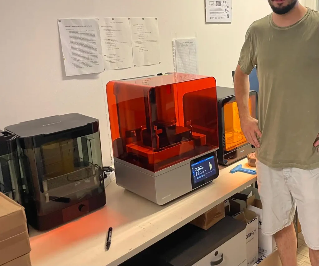 3DCUT - Stampanti 3D - Formlabs - FORM 4B - Istallazione POLIMI